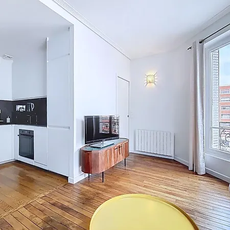 Apartment Cozy In Montmartre Paris